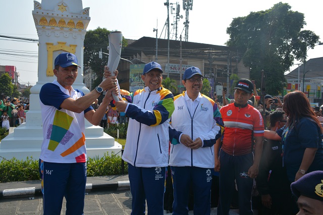 Walikota Haryadi Suyuti Terima Obor Asian Games 2018