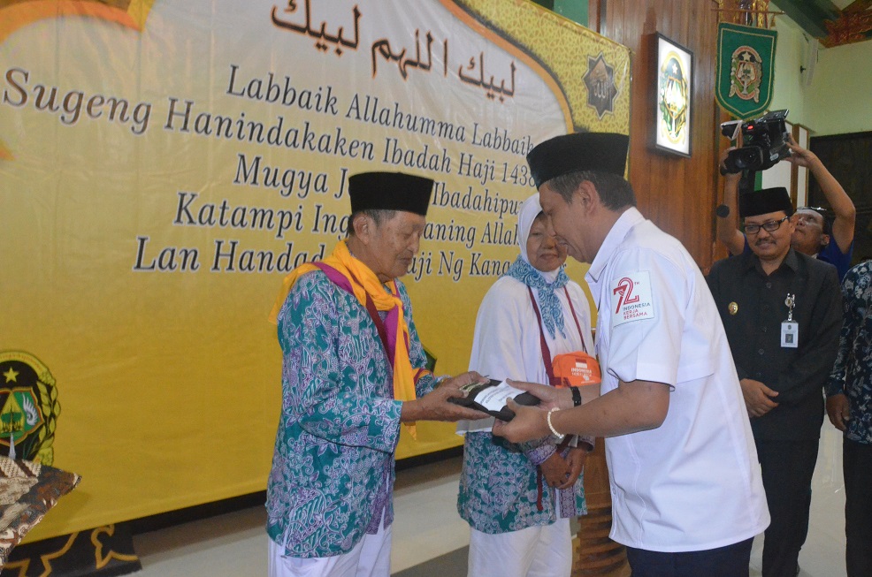 456 Jamaâ€™ah Haji Kota Yogyakarta Bertolak Ke Tanah Suci