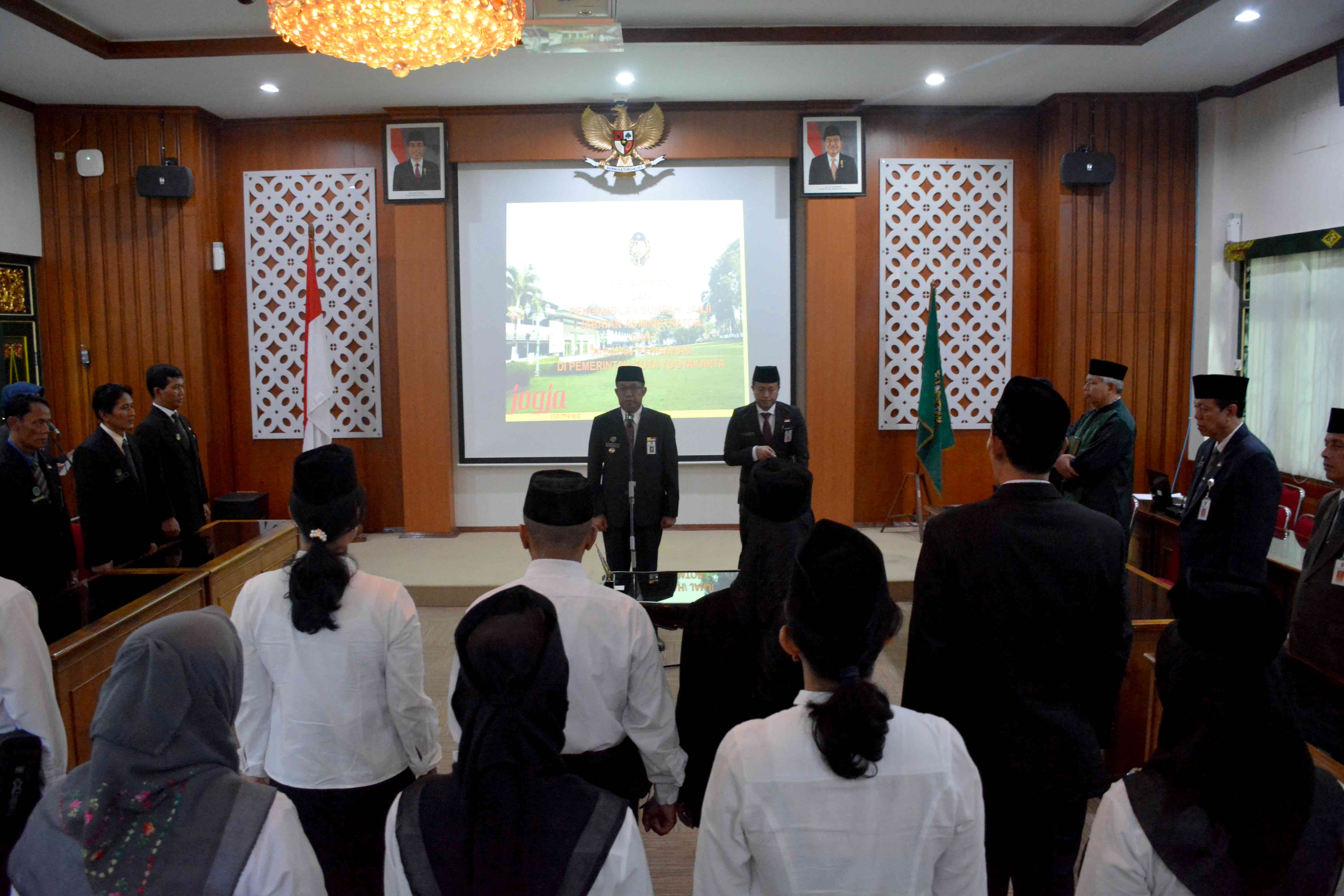 Walikota Lantik pejabat Administrator dan Pejabat Pengawas