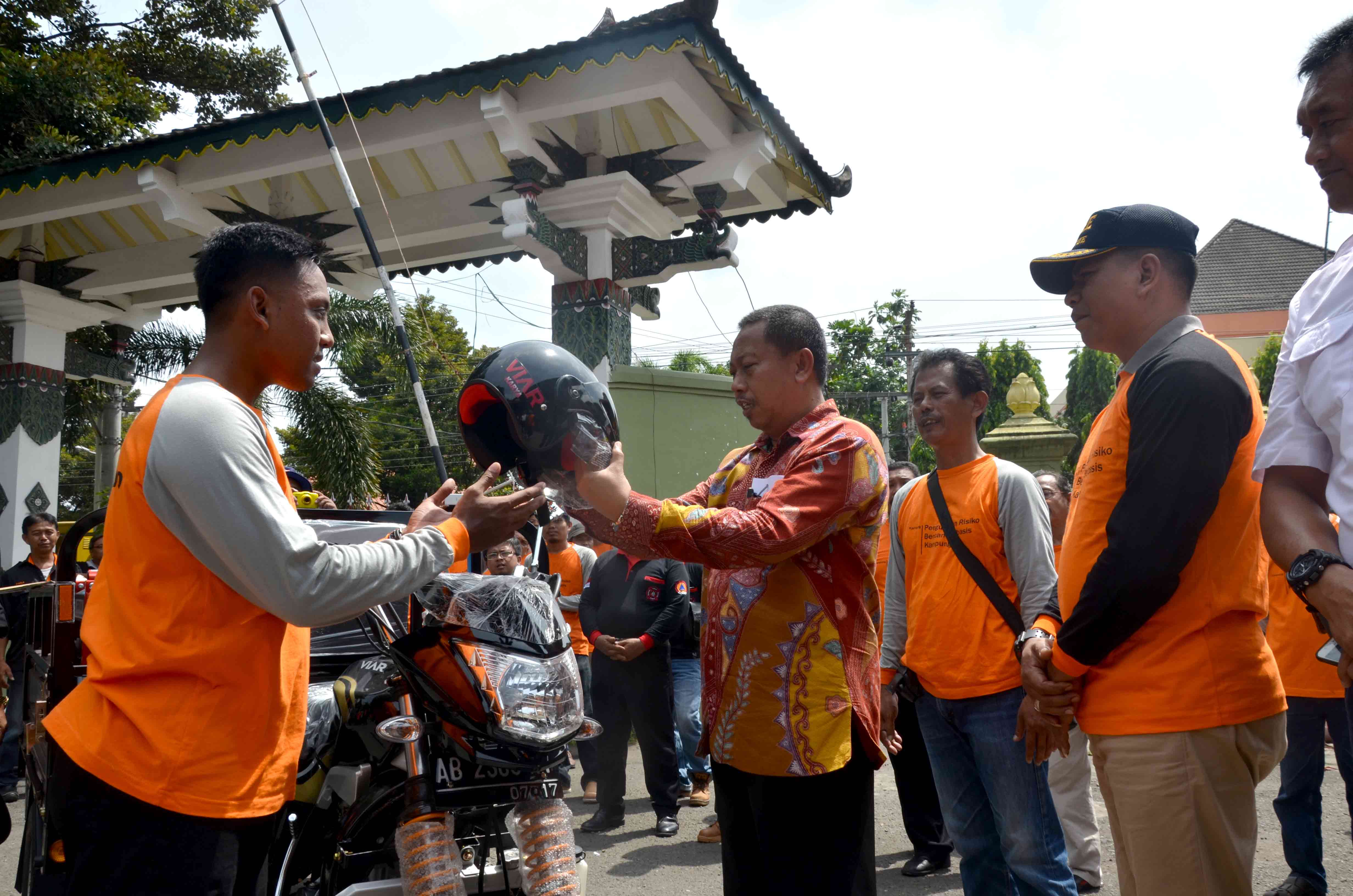 BPBD Kota Yogya Serahkan Bantuan Peralatan kepada 20 KTB Sekota Yogya