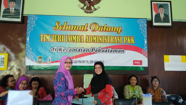 Kunjungan Tim Juri Lomba Administrasi PKK Tingkat Kota Yogyakarta ke Pakualaman