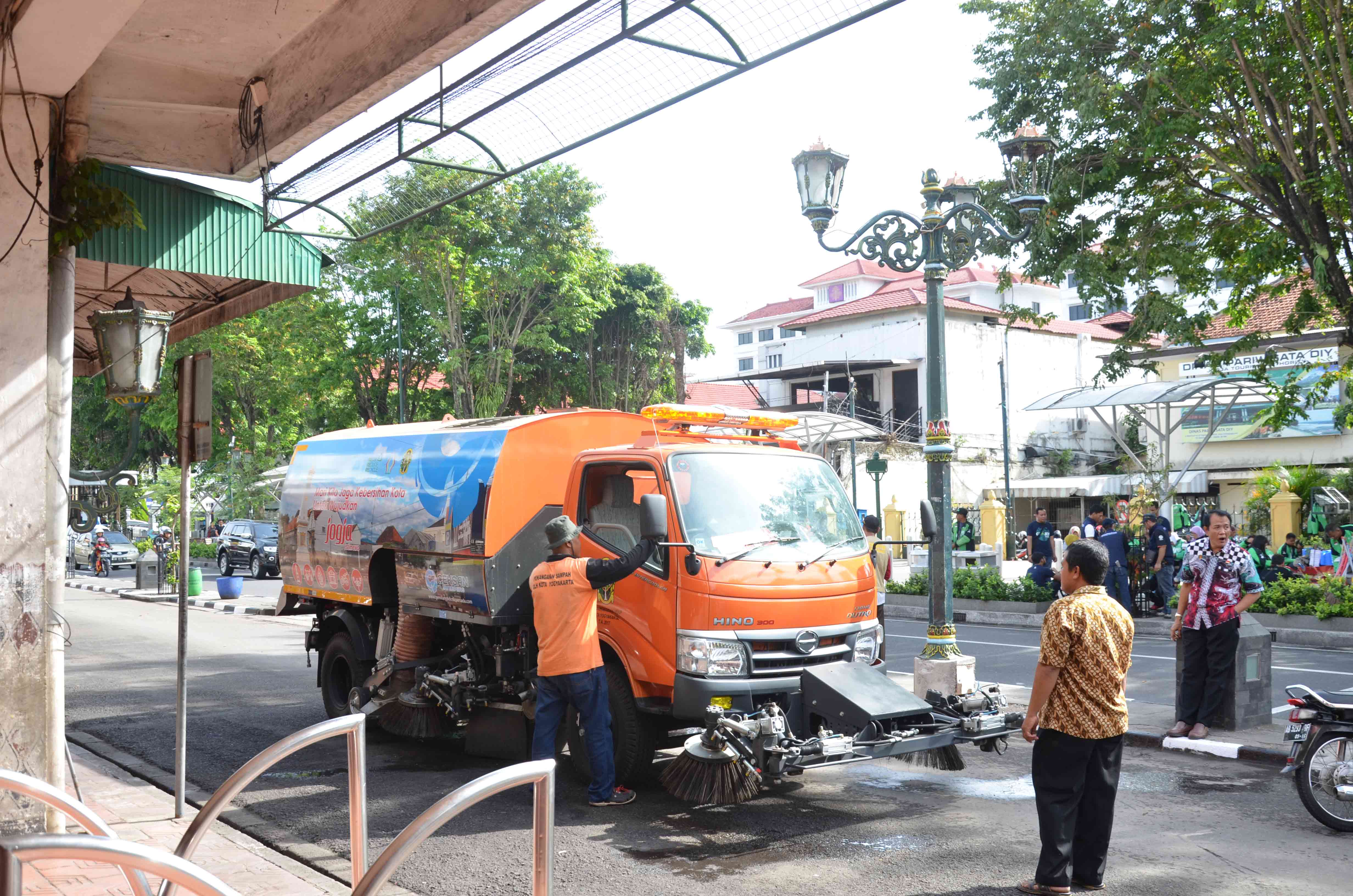 Reresik Malioboro Tahap 3, Wakil Walikota Minta Difokuskan Pada Pembersihan Malioboro Dari Vandalisme