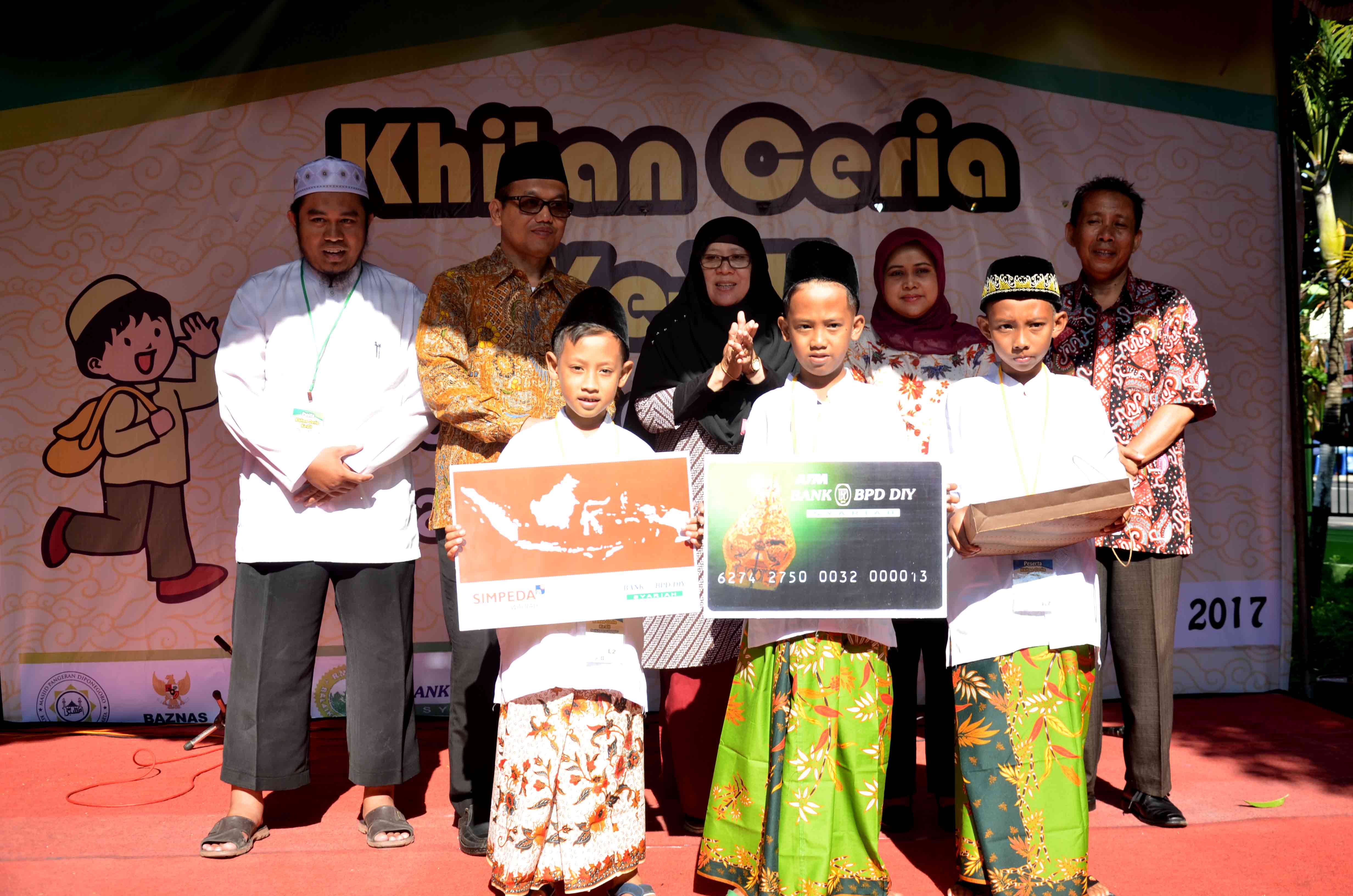 Sebanyak 75 Anak Ikuti Khitan Ceria Masjid Diponegoro