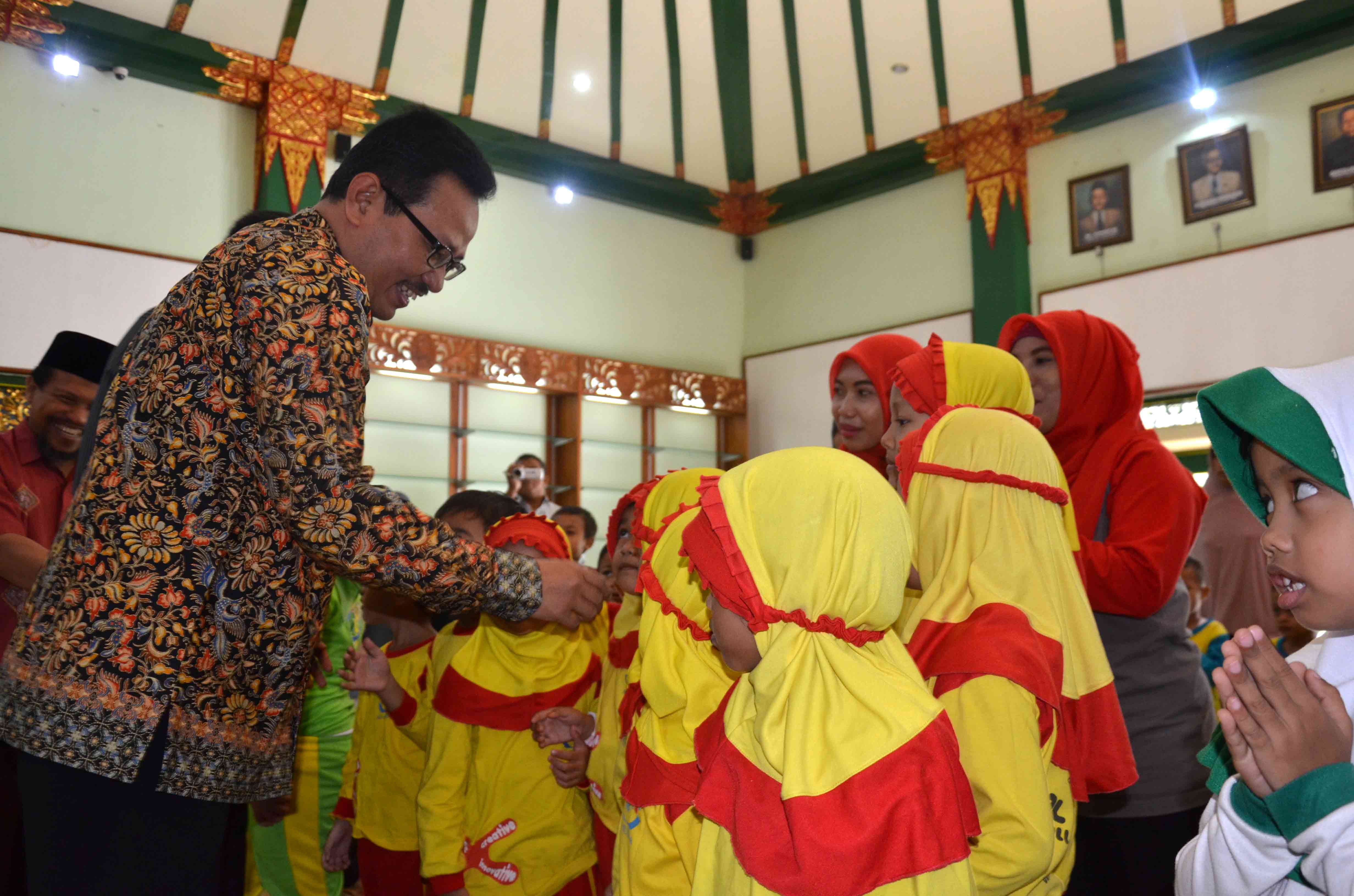 Peringati Hari Amal Bakti, Wawali Tekankan Budaya Membaca Pada Anak