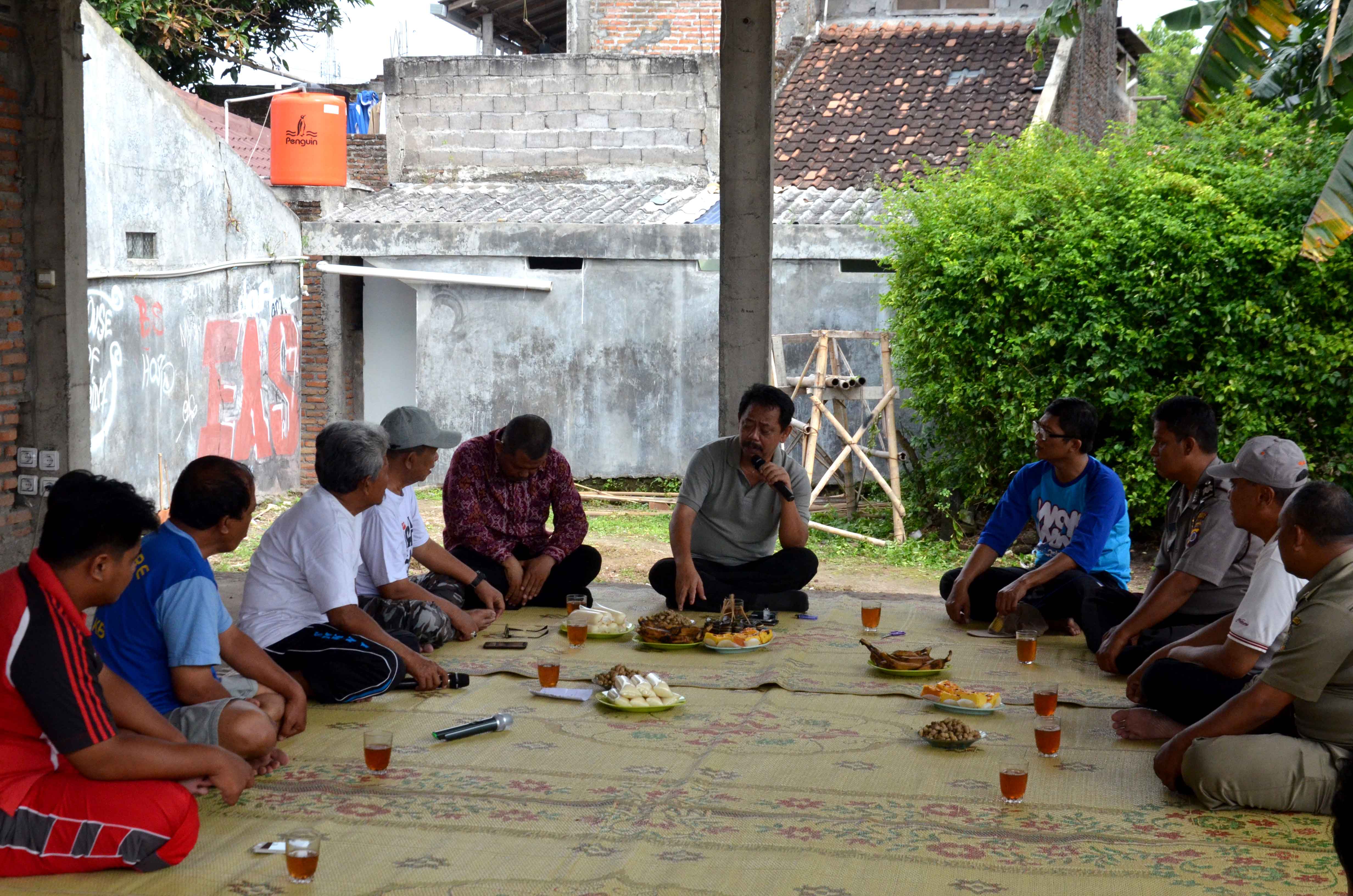 Sambut Hari Kemerdekaan, Wawali Kerja Bakti Bareng Warga