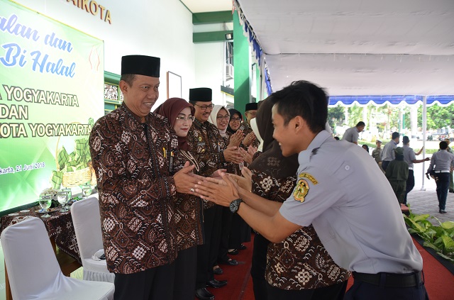 Hari Pertama Kerja, Walikota Pastikan Pelayanan Publik Berjalan Normal