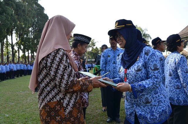 Penyerahan SK Pensiun TMT Tahun 2018 Pemkot Yogyakarta