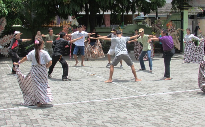 Kontingen Tegalrejo Gelar Gladi Kotor Pawai Budaya Jogja