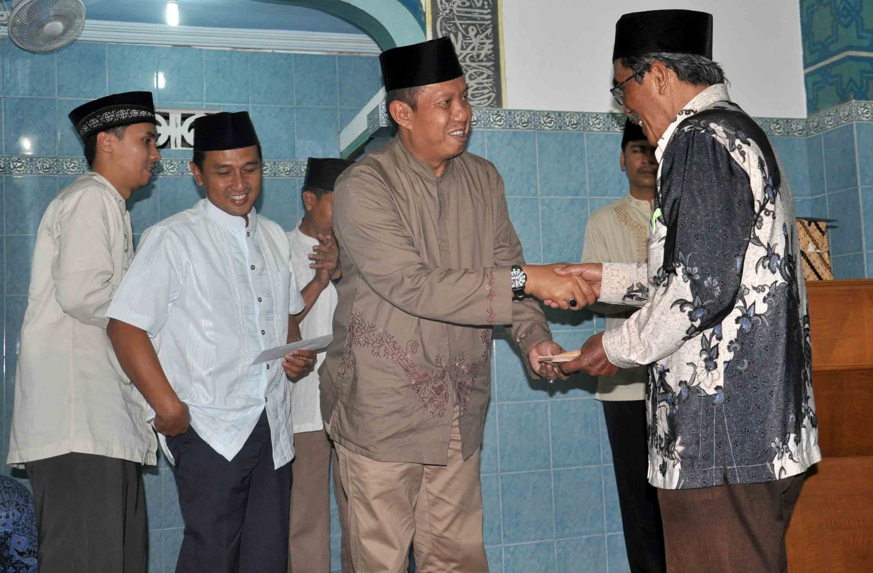 Haryadi Awali Safari Taraweh Di Masjid Baiturrahman