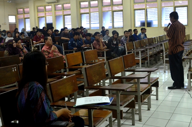 Walikota Yogyakarta mengisi Kuliah Umum Mahasiswa Jurusan Politik Pemerintahan Fisipol UGM