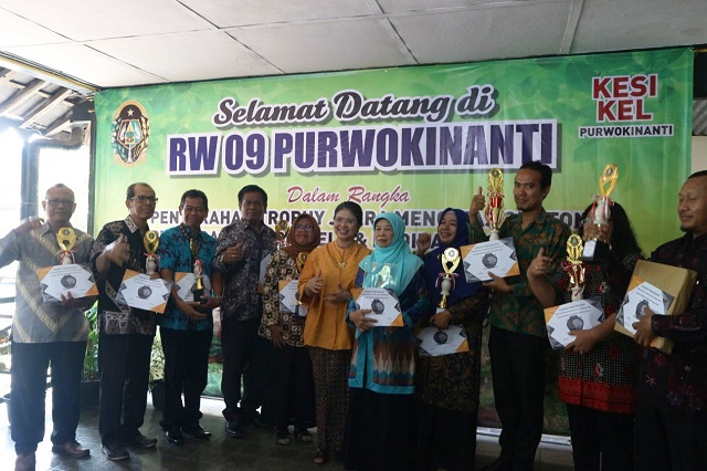 Ketika Gentong, Tanaman Toga, dan Ikan Lele Berpadu, Sehat Sejahterakan Purwokinanti