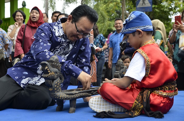 Wakil Walikota Bermain Dakon Bersama 1000 Anak Yogyakarta