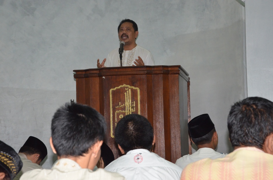 Wakil Walikota Safari Taraweh di Masjid Al-Amien 