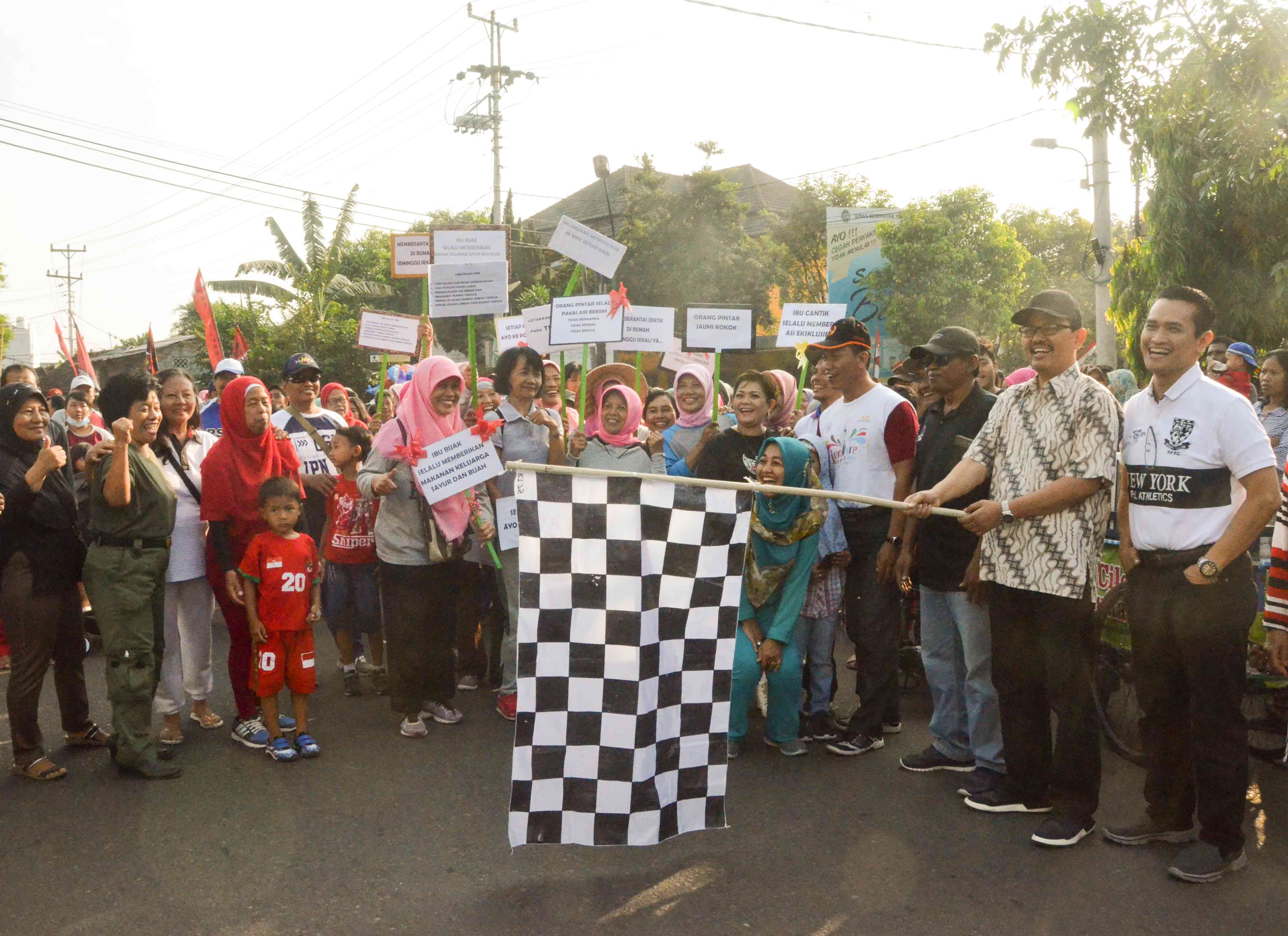 Wawali dan Ratusan Warga Gedongtengen Senam Sak Karepe