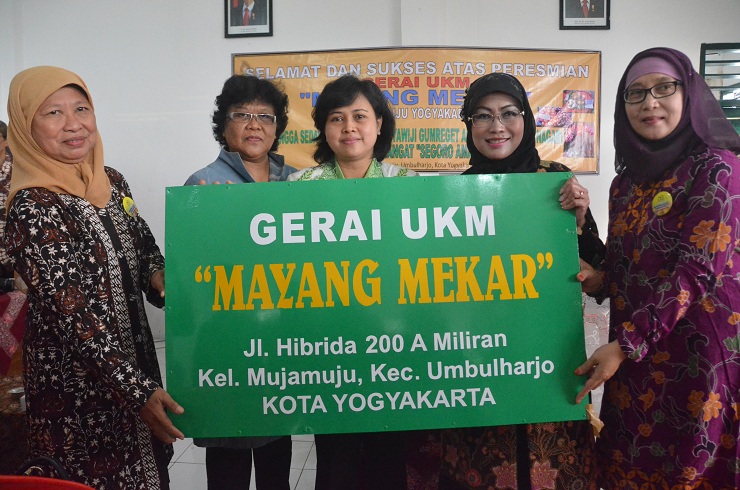 Kelurahan Mujamuju Resmikan Gerai UKM â€œMayang Mekarâ€