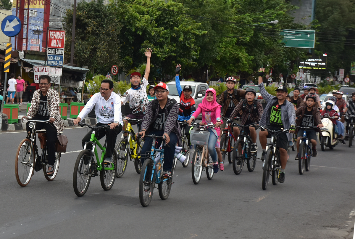 Wakil Walikota Jogja  Goes Bareng  Komunitas Pesepeda Minggu Wage