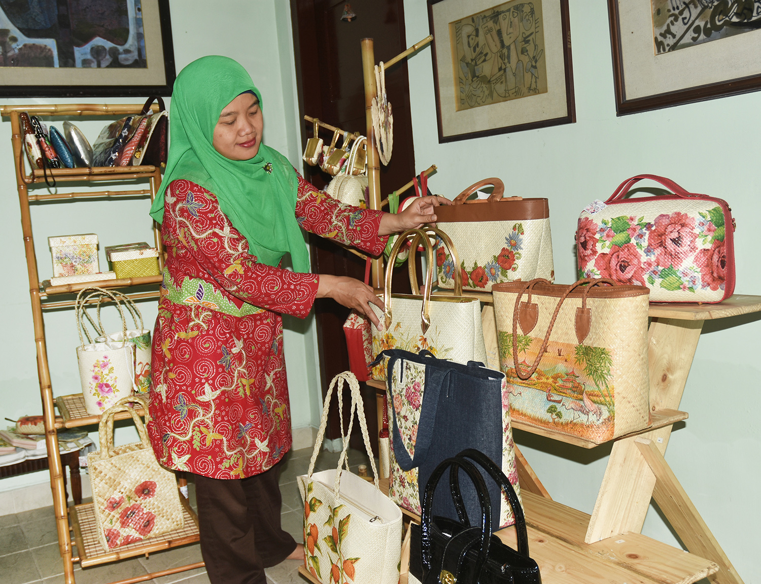 Tampil Trendi Dengan Produk Cantik Decodian Art Handycraft Milik Nur Diana Hidayati